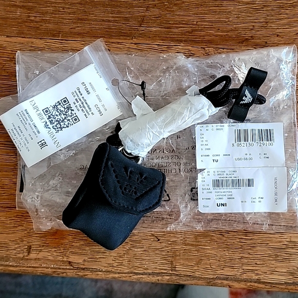 Emporio Armani Air Pod Holder - Picture 1 of 5